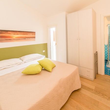 فيلا Residenze Dei Fiori بورتو روتوندو المظهر الخارجي الصورة
